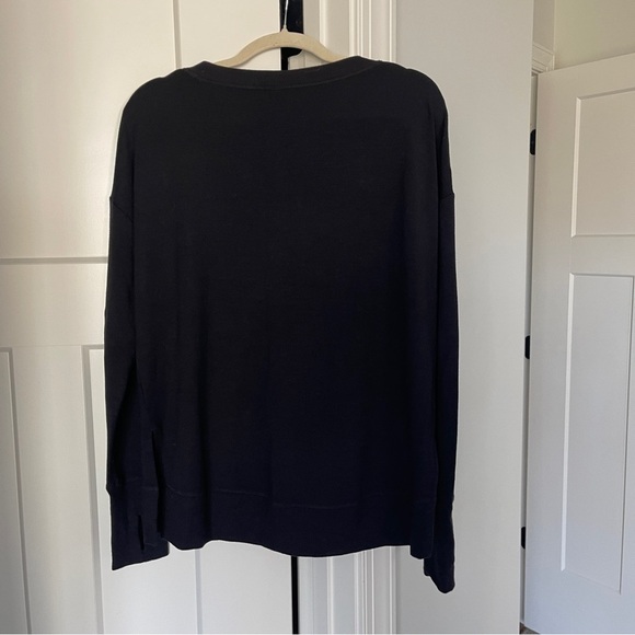 Athleta black COASTER LUXE SWEATSHIRT thumbholes pullover top - Picture 7 of 7